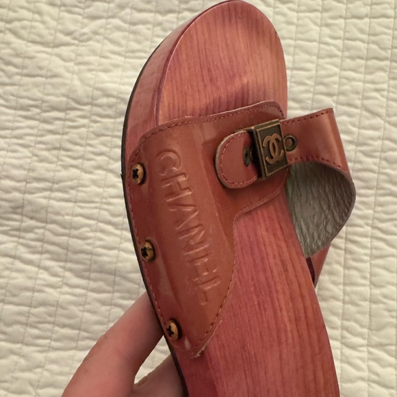 CHANEL wooden sandals - Picture 3 of 9
